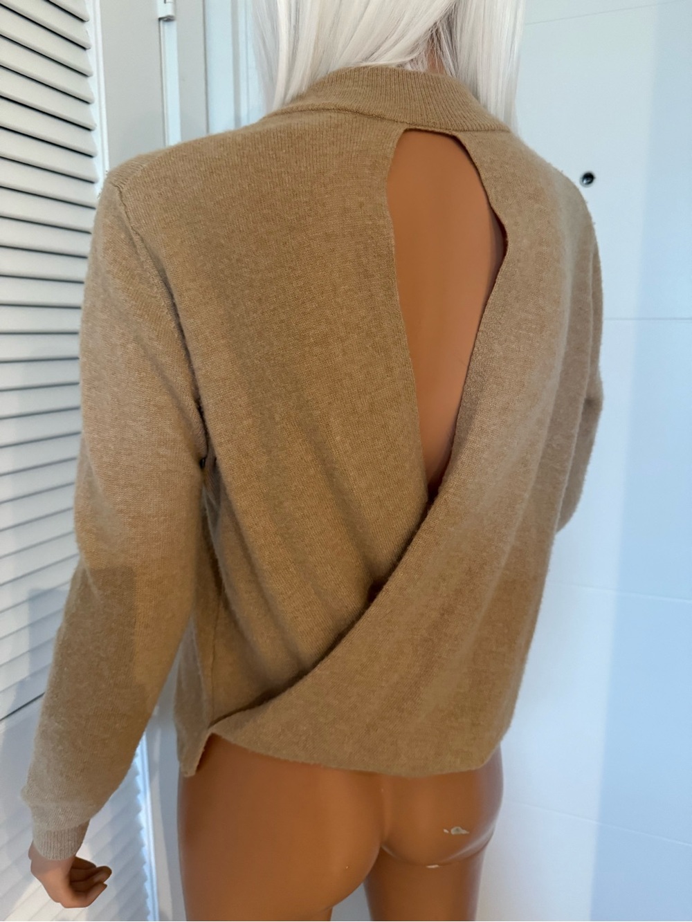 Michelle Mason Classic Beige Crewneck Sweater small